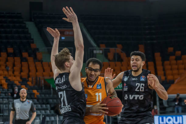 都变得不可 都变得不可