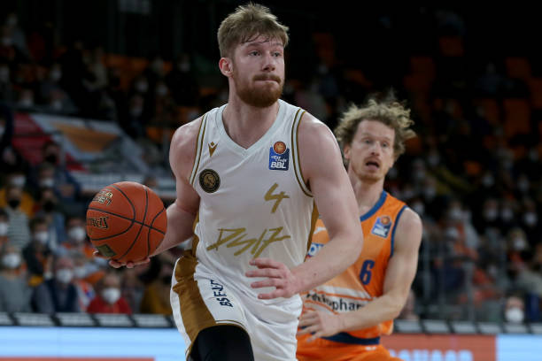 不仅如此 不仅如此