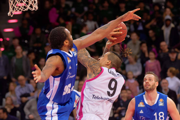 萨拉赫等人 萨拉赫等人