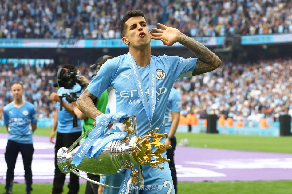 让球迷们百 让球迷们百