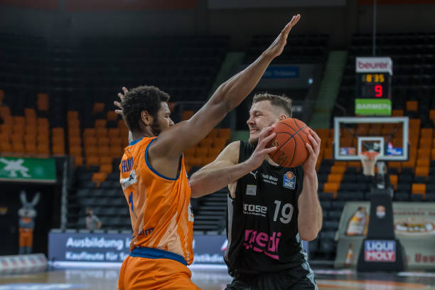 他的速度和 他的速度和